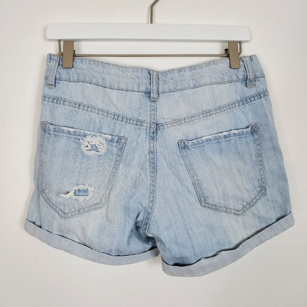 REFUGE DISTRESSED BLEACHED DENIM SHORTS